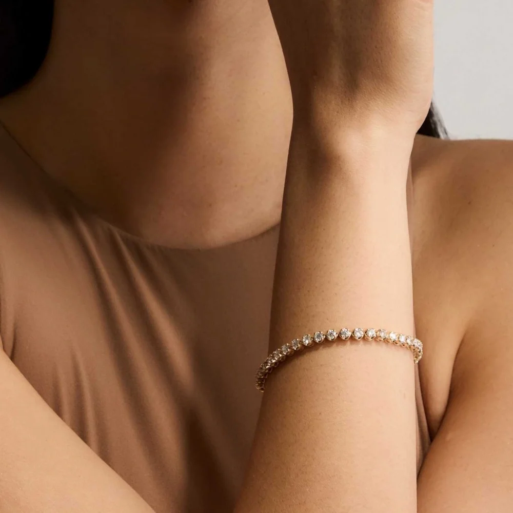 NWOT Gold Round Bezel Tennis Bracelet